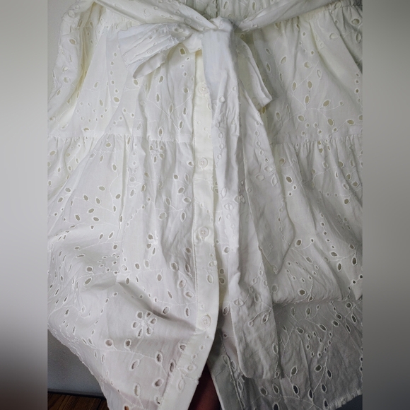 button-tie front eyelet flared dress, cotton raglan Puff sleeves, size L. - Picture 7 of 16